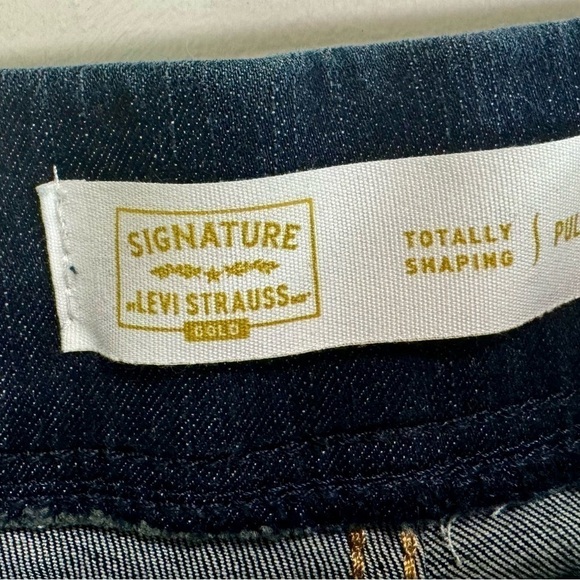 Levi’s Stretch, Pull On Jeans ~ Size 8 L - Picture 2 of 3